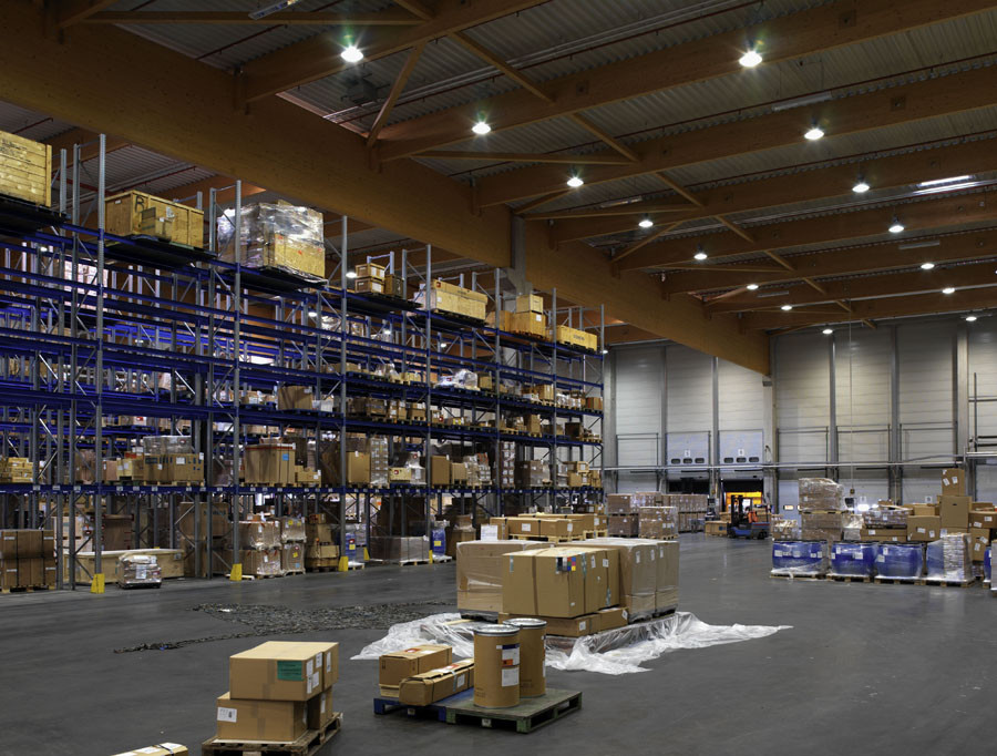 IMP Kuehne + Nagel abre un nuevo centro logístico para MercedesBenz