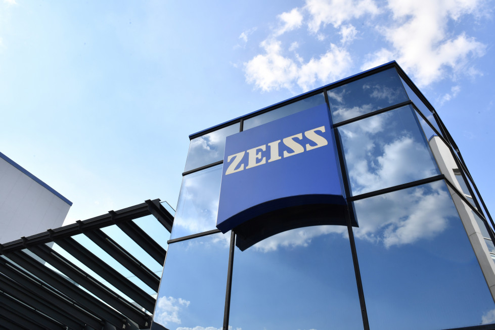 Zeiss entrance logo