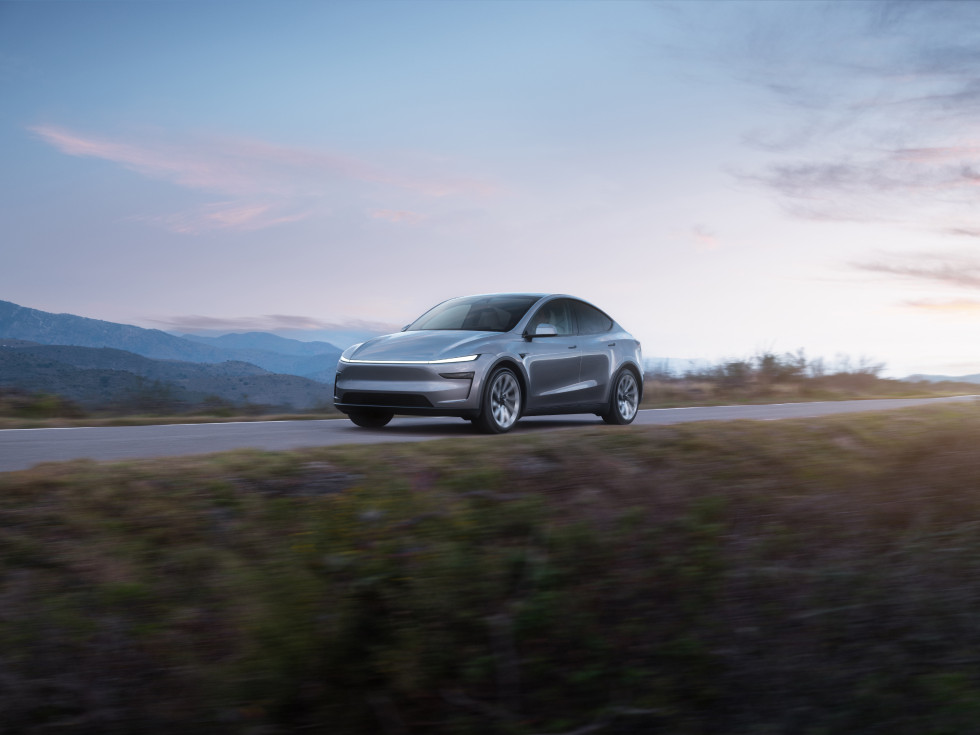 Tesla   New Model Y   1